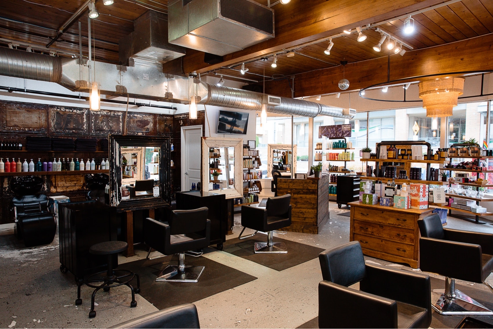 Image depicting Sin 7 Salon Interior.